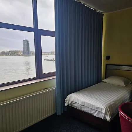 New Ocean Paradise Hotel Róterdam